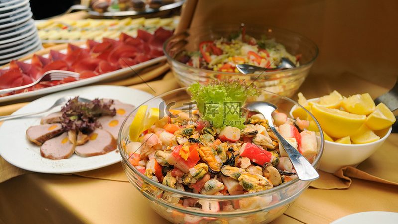 团餐食材配送代理，如何选择合适报价单？**