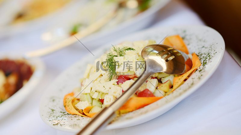 西餐厨房里的调味料，不是随便买就能用对